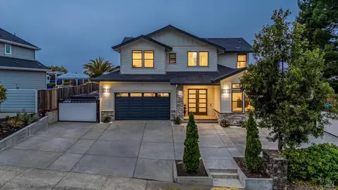 1990 Long Leaf Ct, Santa Rosa, CA 95403