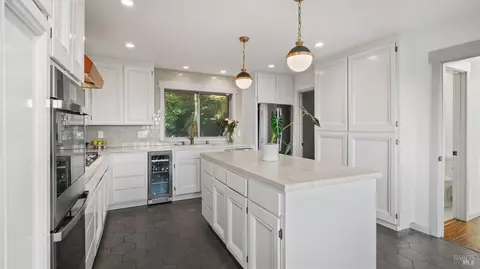 Kitchen - 23 Venado Dr, Tiburon, CA 94920 photo 3 of 7