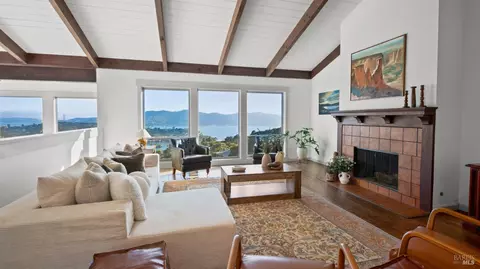 Living - 23 Venado Dr, Tiburon, CA 94920 photo 2 of 7