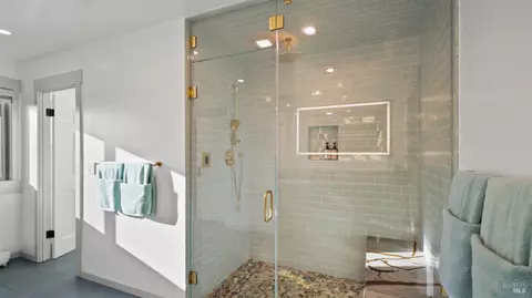 Bath - 23 Venado Dr, Tiburon, CA 94920 photo 5 of 6