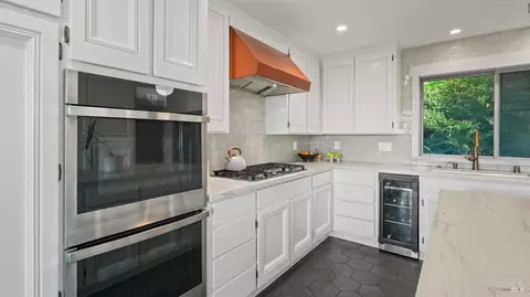 Kitchen - 23 Venado Dr, Tiburon, CA 94920 photo 4 of 7