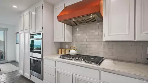 Kitchen - 23 Venado Dr, Tiburon, CA 94920 photo 5 of 7