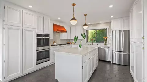 Kitchen - 23 Venado Dr, Tiburon, CA 94920 photo 1 of 7
