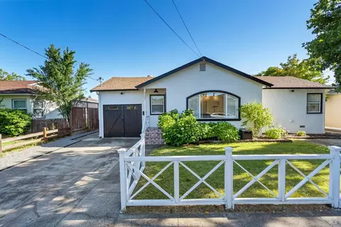 337 Bettencourt St, Sonoma, CA 95476