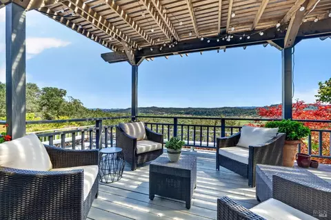 513 Colony Rd, Geyserville, CA 95441