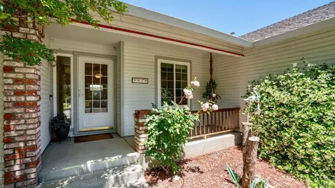 5079 Charmian Dr, Santa Rosa, CA 95409