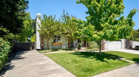 5079 Charmian Dr, Santa Rosa, CA 95409