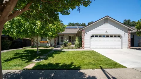 5079 Charmian Dr, Santa Rosa, CA 95409