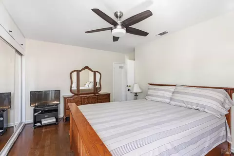 Bedroom - 382 W Mill St, Ukiah, CA 95482 photo 2 of 4