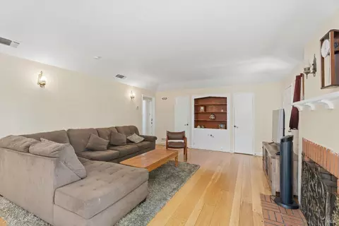 Living - 382 W Mill St, Ukiah, CA 95482 photo 2 of 2