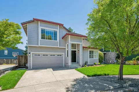 1746 Silverado Cir, Petaluma, CA 94954