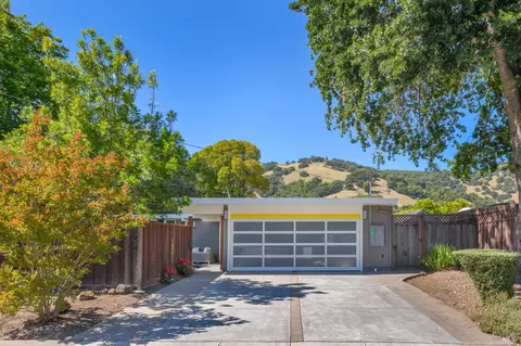 748 Appleberry Dr, San Rafael, CA 94903