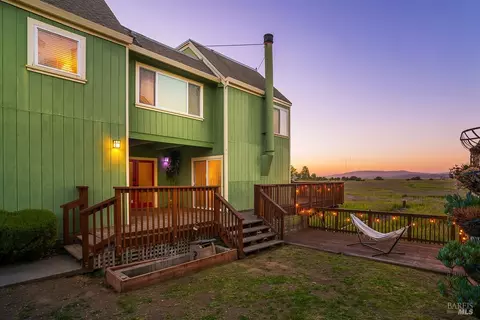 2729 Topaz Dr, Novato, CA 94945