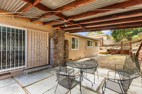Exterior - 359 Rollingwood Dr, Vallejo, CA 94591 photo 6 of 10