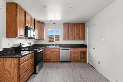 Kitchen - 359 Rollingwood Dr, Vallejo, CA 94591 photo 2 of 4