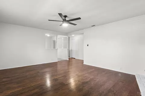 Living - 359 Rollingwood Dr, Vallejo, CA 94591 photo 4 of 4