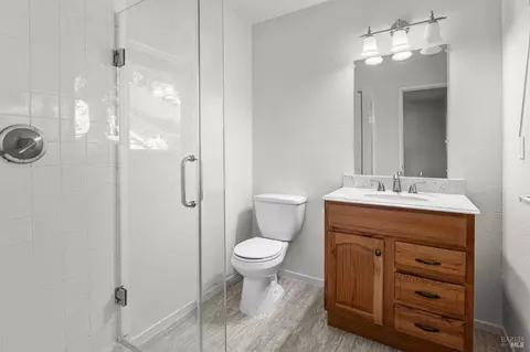 Bath - 359 Rollingwood Dr, Vallejo, CA 94591 photo 3 of 3