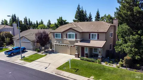 View/Area - 918 Shadow Tree Ct, Vacaville, CA 95687 photo 1 of 4