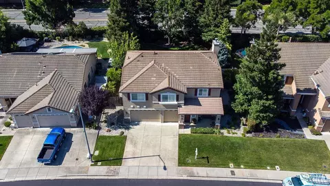 View/Area - 918 Shadow Tree Ct, Vacaville, CA 95687 photo 4 of 4