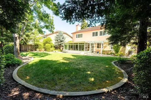 Exterior - 918 Shadow Tree Ct, Vacaville, CA 95687 photo 5 of 12