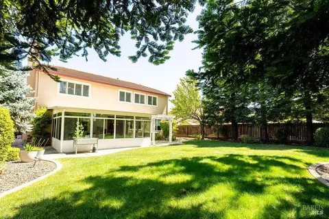 Exterior - 918 Shadow Tree Ct, Vacaville, CA 95687 photo 7 of 12