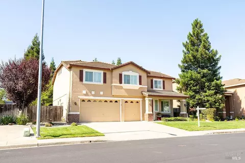 Exterior - 918 Shadow Tree Ct, Vacaville, CA 95687 photo 3 of 12