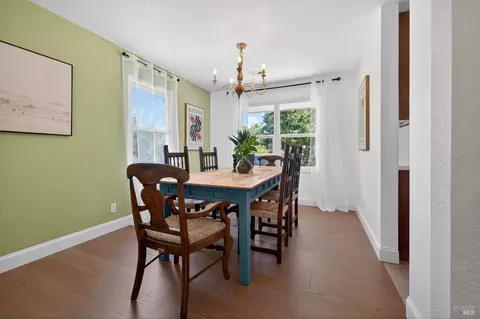 Dining - 279 Valparaiso Ave, Cotati, CA 94931 photo 2 of 3