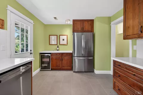 Kitchen - 279 Valparaiso Ave, Cotati, CA 94931 photo 4 of 6