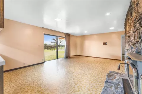 Living - 2062 Woolsey Rd, Fulton, CA 95439 photo 8 of 8