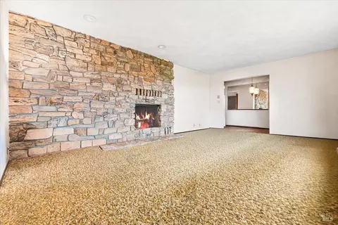 Living - 2062 Woolsey Rd, Fulton, CA 95439 photo 2 of 8