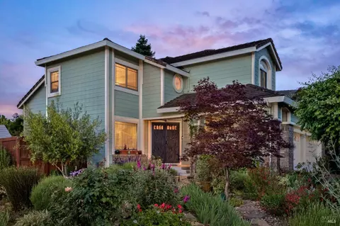 520 Almanor St, Petaluma, CA 94954