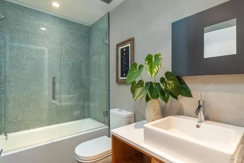 Bath - 431 Marin Ave, Mill Valley, CA 94941 photo 4 of 4