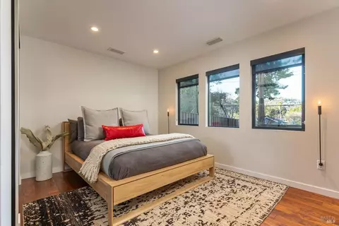 Bedroom - 431 Marin Ave, Mill Valley, CA 94941 photo 2 of 2