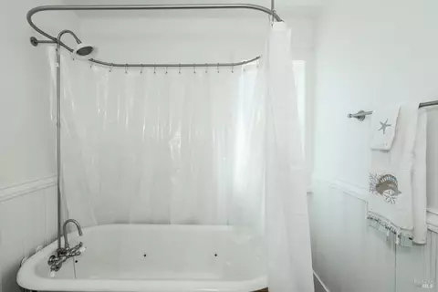 Bath - 476 Oceana Dr, Dillon Beach, CA 94929 photo 3 of 10