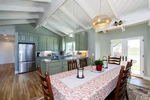 Dining - 476 Oceana Dr, Dillon Beach, CA 94929 photo 3 of 4