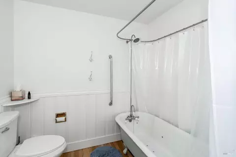 Bath - 476 Oceana Dr, Dillon Beach, CA 94929 photo 2 of 10