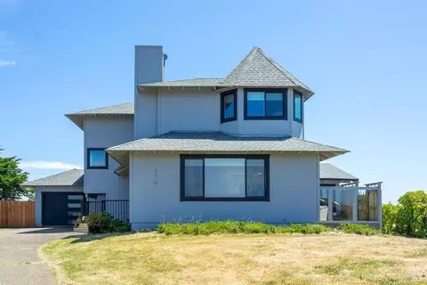 Exterior - 476 Oceana Dr, Dillon Beach, CA 94929 photo 2 of 14