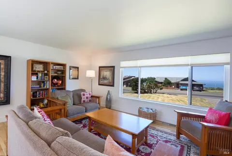 Living - 476 Oceana Dr, Dillon Beach, CA 94929 photo 3 of 6