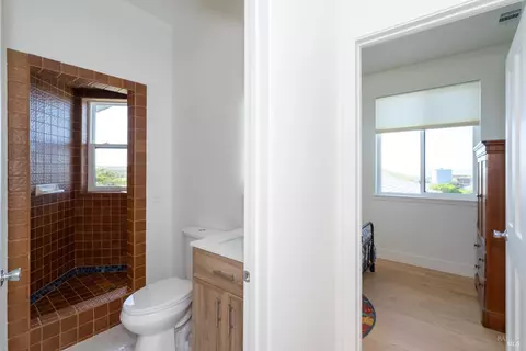 Bath - 476 Oceana Dr, Dillon Beach, CA 94929 photo 5 of 10