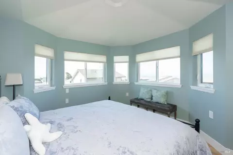 Bedroom - 476 Oceana Dr, Dillon Beach, CA 94929 photo 7 of 14