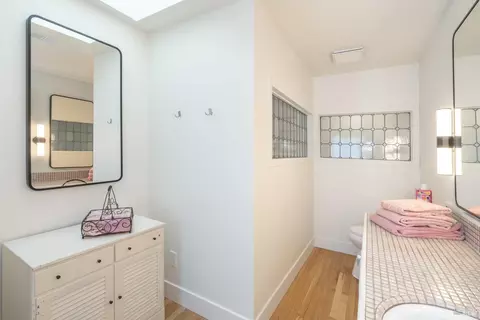 Bath - 476 Oceana Dr, Dillon Beach, CA 94929 photo 7 of 10