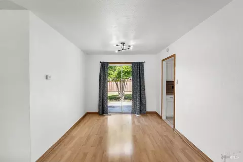 Living - 741 Vervais Ave, Vallejo, CA 94591 photo 4 of 5