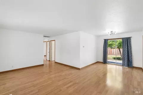Living - 741 Vervais Ave, Vallejo, CA 94591 photo 2 of 5