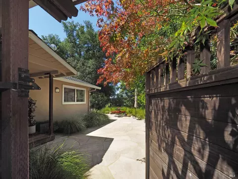 Exterior - 22549 River Rd, Geyserville, CA 95441 photo 7 of 30
