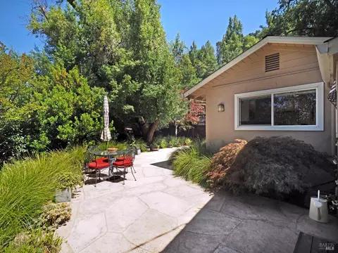 Exterior - 22549 River Rd, Geyserville, CA 95441 photo 21 of 30