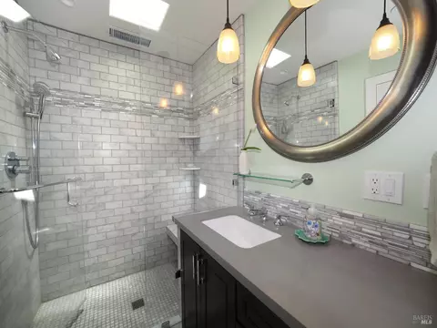 Bath - 22549 River Rd, Geyserville, CA 95441 photo 4 of 5