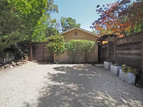 Exterior - 22549 River Rd, Geyserville, CA 95441 photo 6 of 30