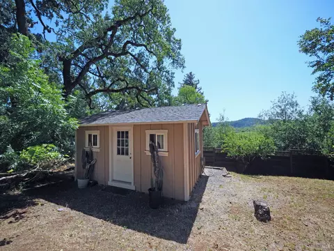Exterior - 22549 River Rd, Geyserville, CA 95441 photo 27 of 30