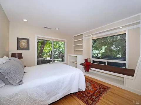 Bedroom - 22549 River Rd, Geyserville, CA 95441 photo 5 of 6