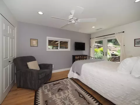 Bedroom - 22549 River Rd, Geyserville, CA 95441 photo 3 of 6